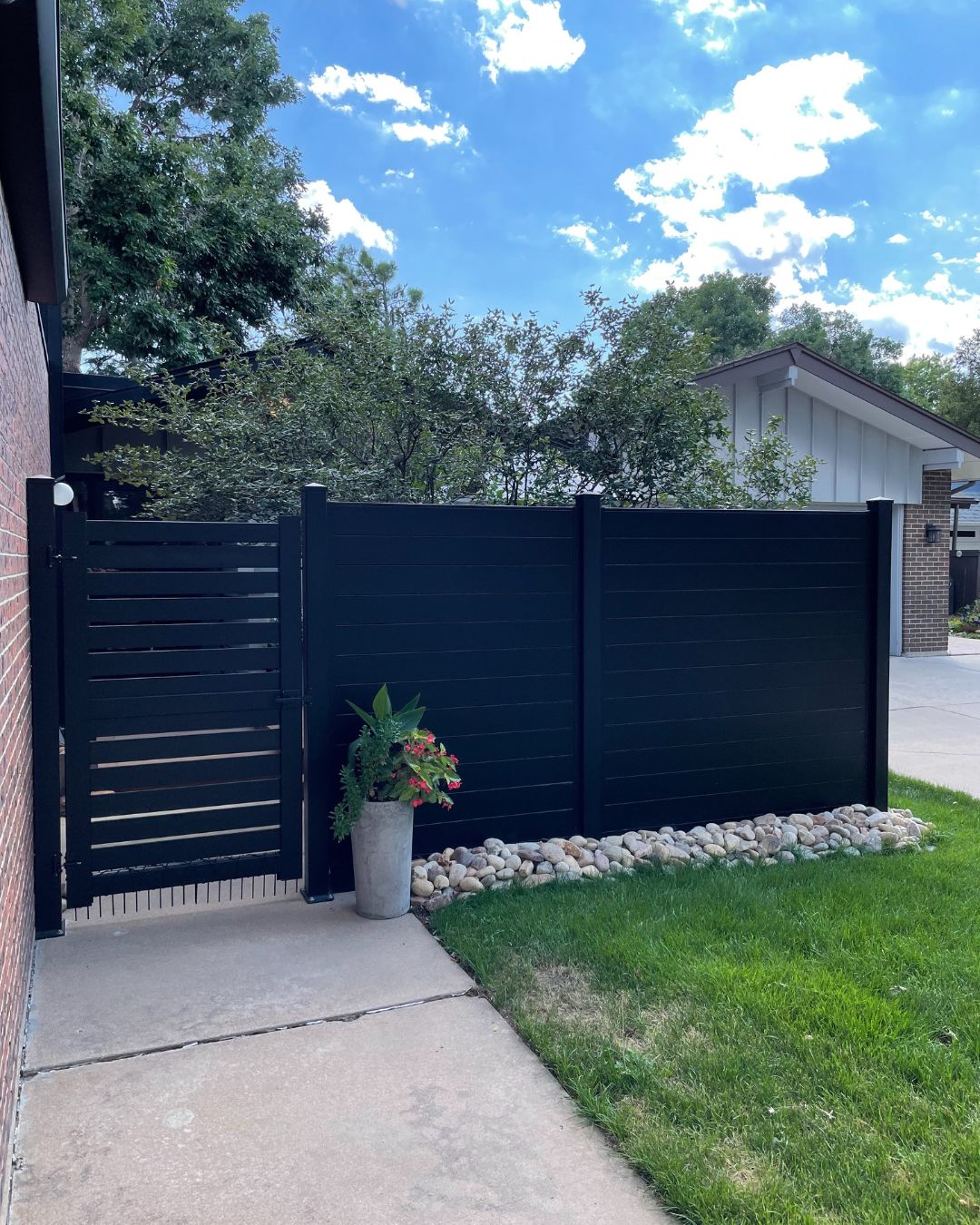 Privacy Aluminum fence and Semi Gate 2